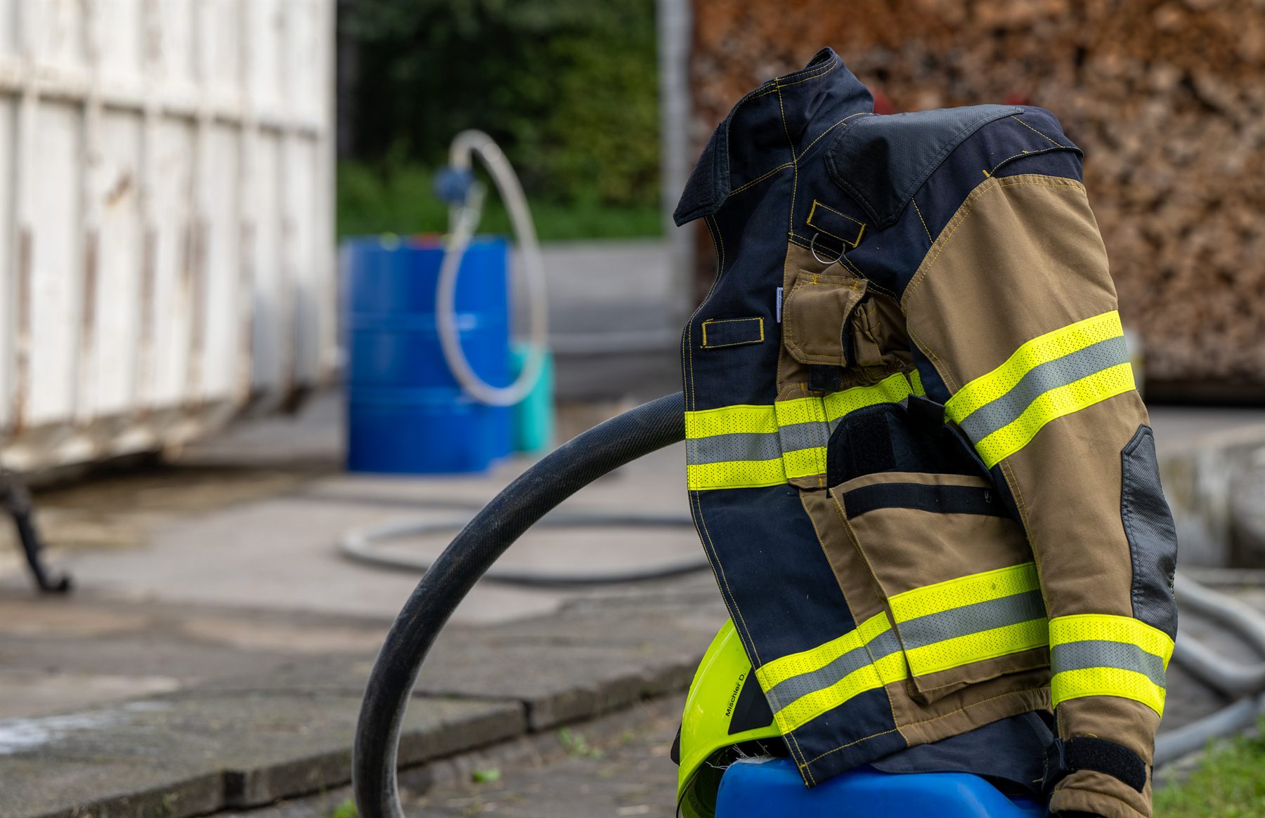 Angehöriger der Feuerwehr Worb mit Atemschutzgerät